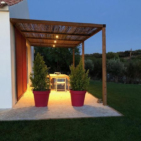 לינה וארוחת בוקר אסטראמוז The Red Door מראה חיצוני תמונה
